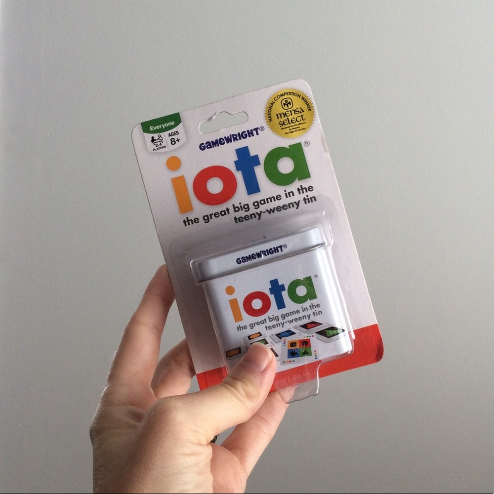 Gamewright "Iota" Mini Board Game